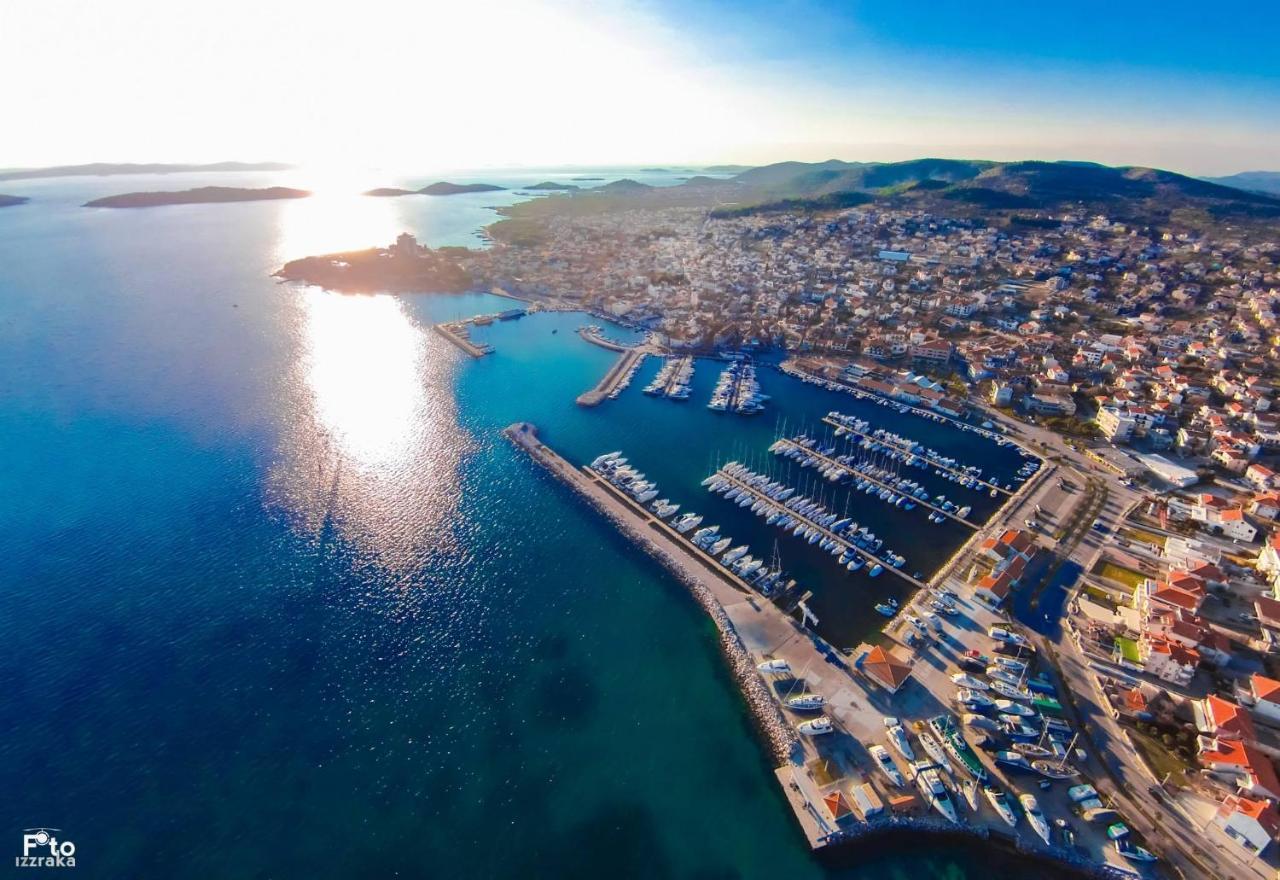 Apartmani Gabriella Vodice Esterno foto
