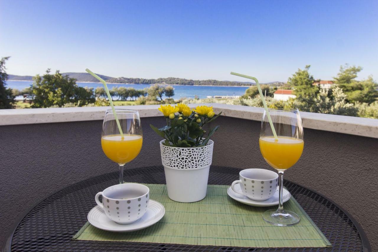 Apartmani Gabriella Vodice Esterno foto