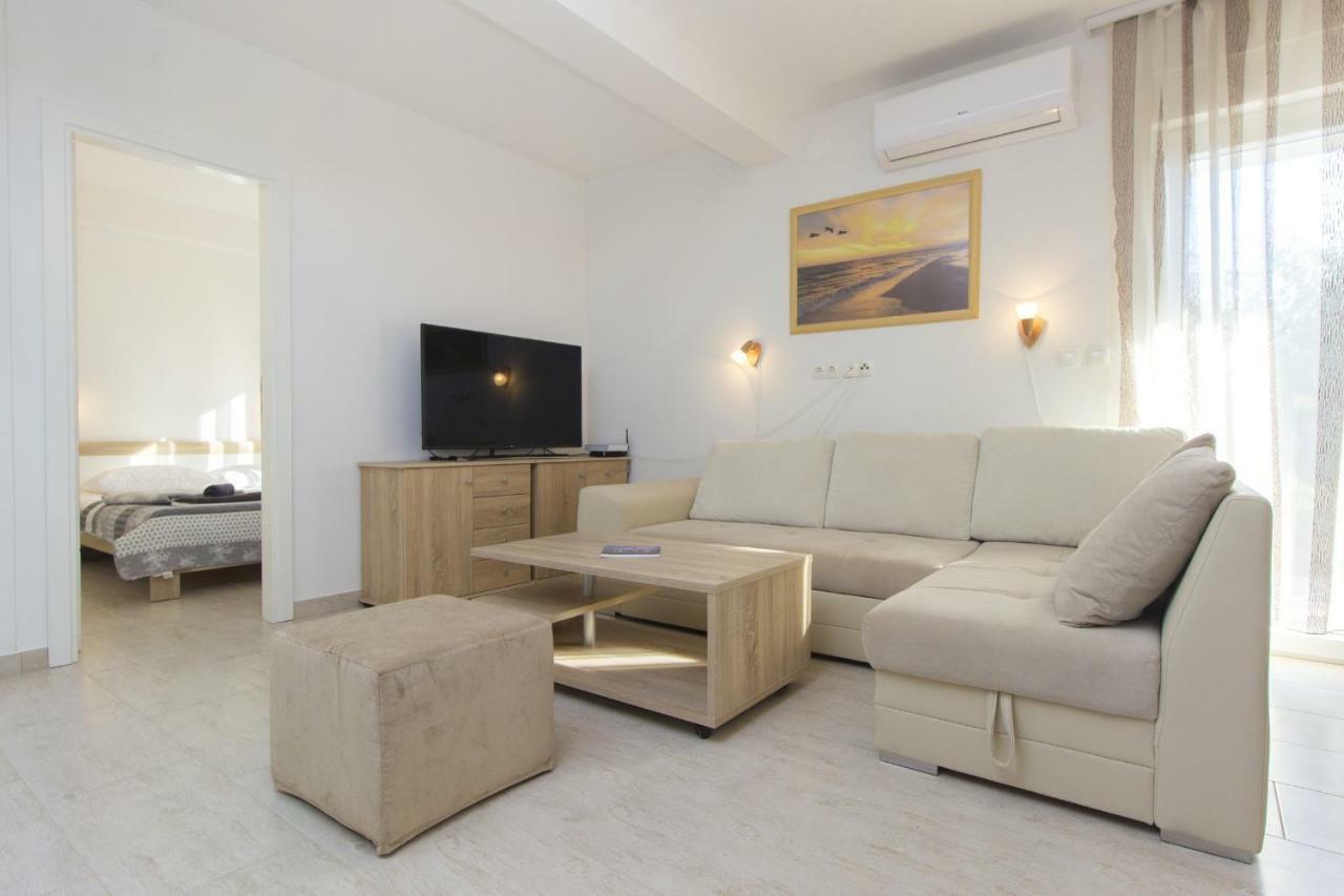 Apartmani Gabriella Vodice Esterno foto