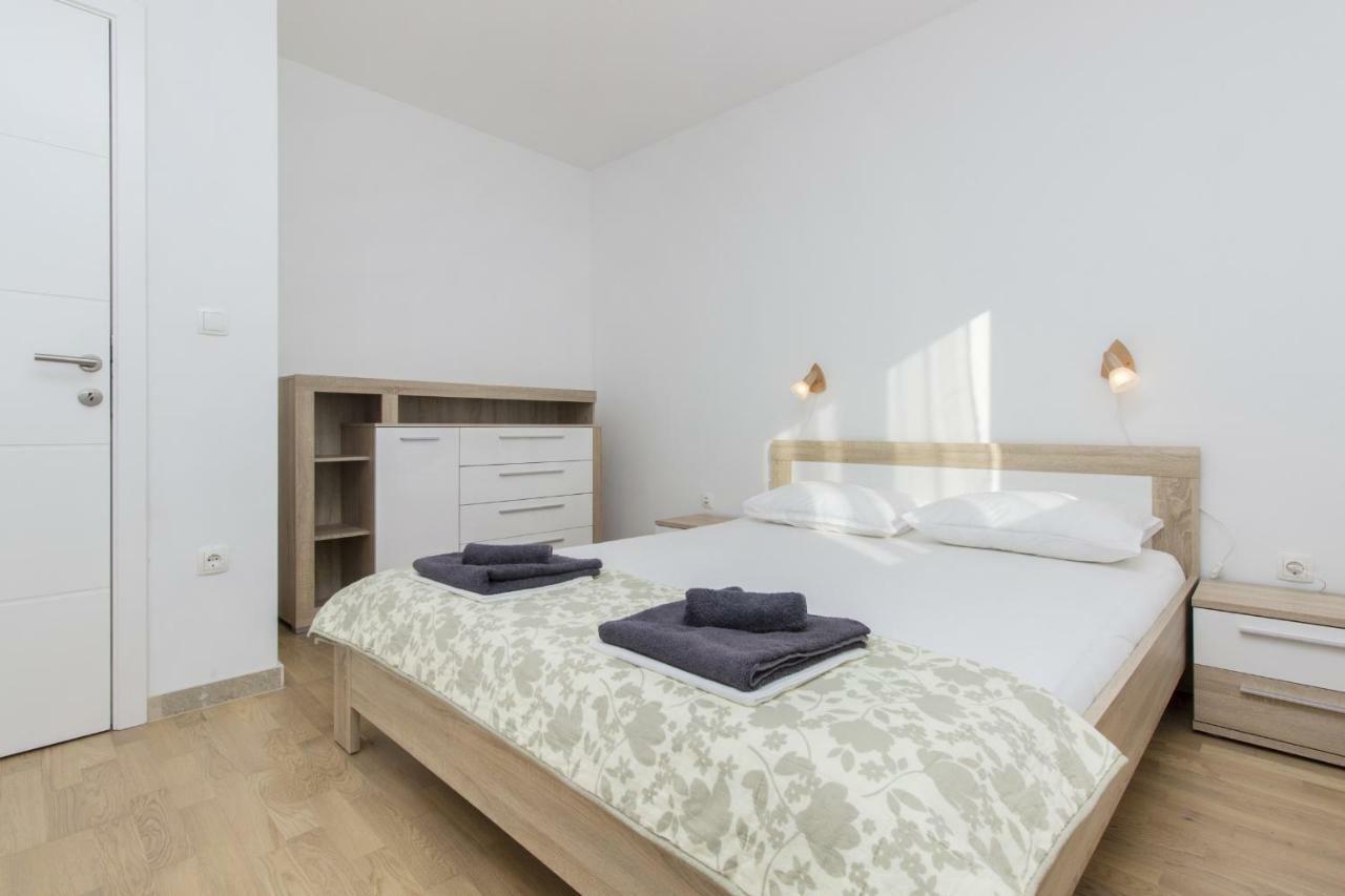Apartmani Gabriella Vodice Esterno foto