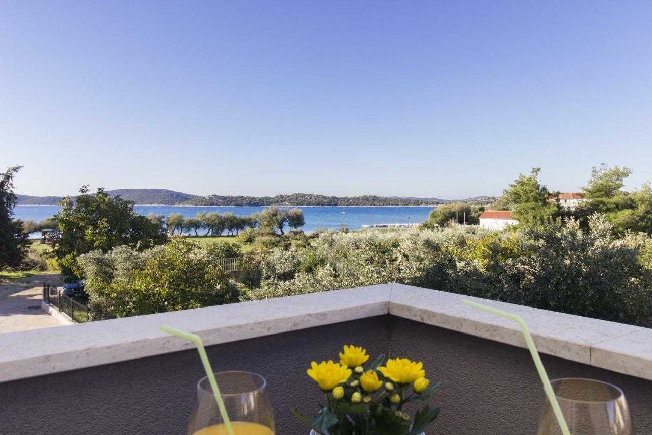 Apartmani Gabriella Vodice Esterno foto